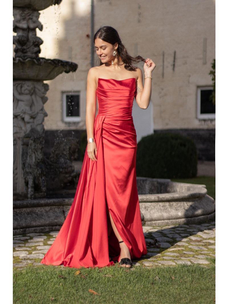 Longue robe avec fente - Rouge