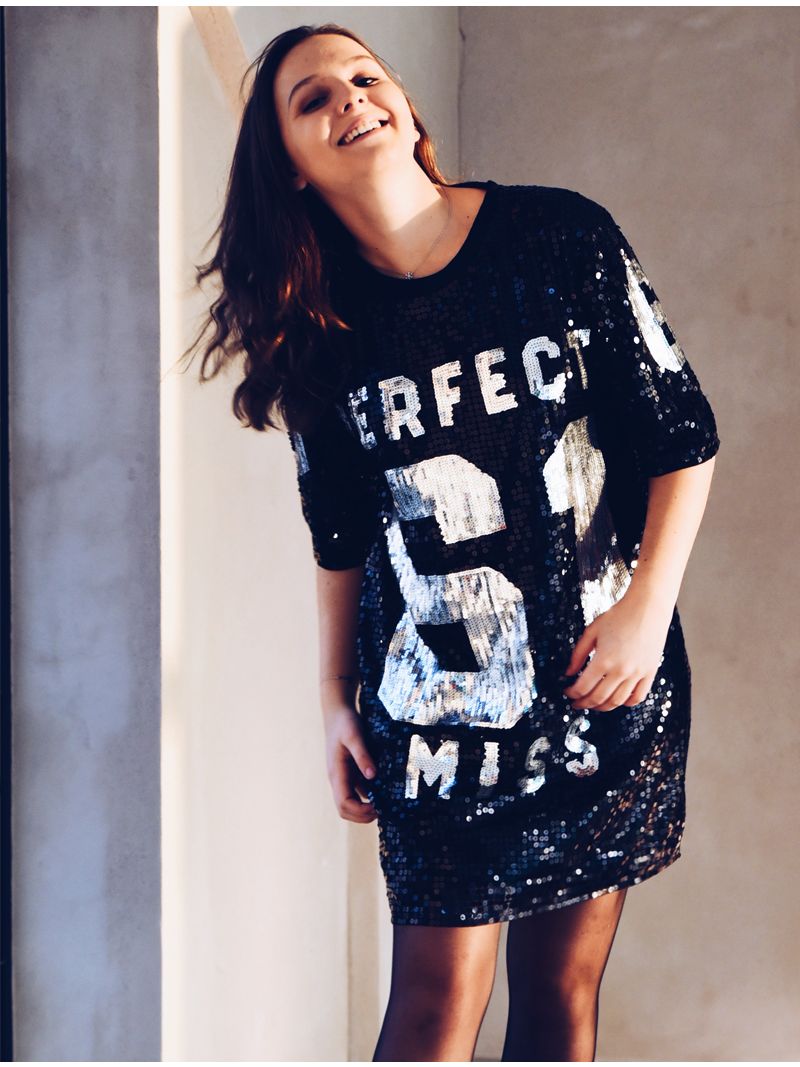mesh pomp radicaal Korte t-shirt stijl jurk met pailletten | Anne Sophie